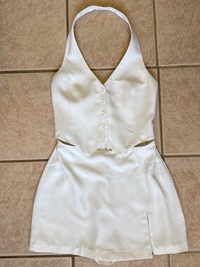 White dress Amanda uprichard